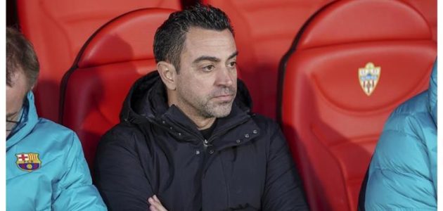 تشافي غاضبًا: الفوز بالليجا صعب.. وعلينا تغيير أسلوبنا لننافس ريال مدريد